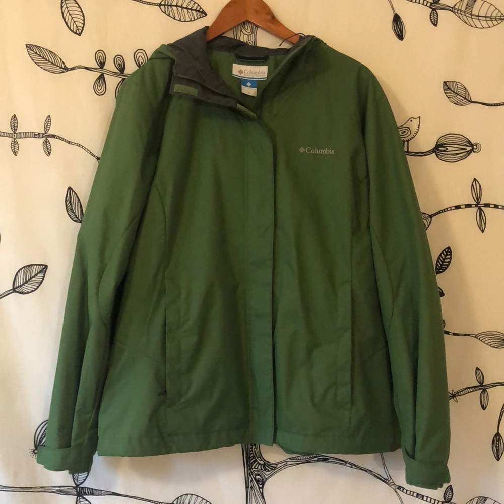 Columbia Waterproof Hooded Rain Jacket w/ Pockets!